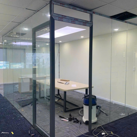  Vách ngăn kính văn phòng Tân Phú