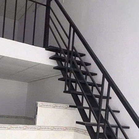 Cầu thang sắt phòng trọ