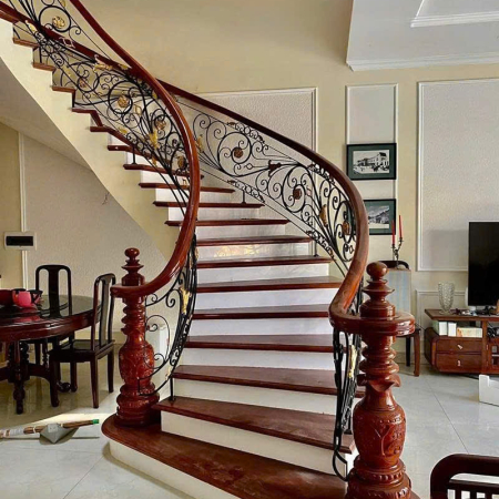 Thi công cầu thang sắt nhà phố