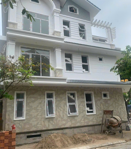 Thi công nhôm kính nhà phố